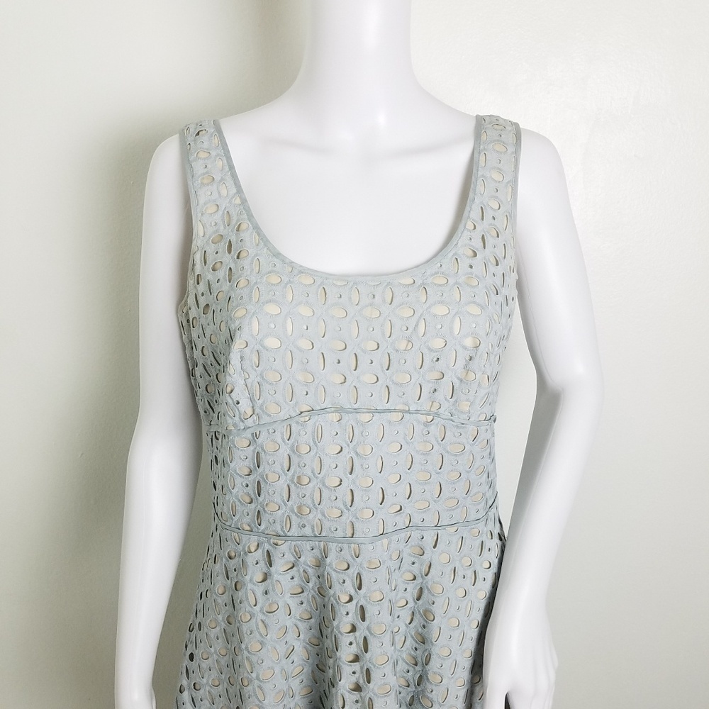 𝅺Ann Taylor Loft Eyelet Fit and Flare Baby Blue Lined Sleeveless Dress Size 6 - Picture 6 of 7